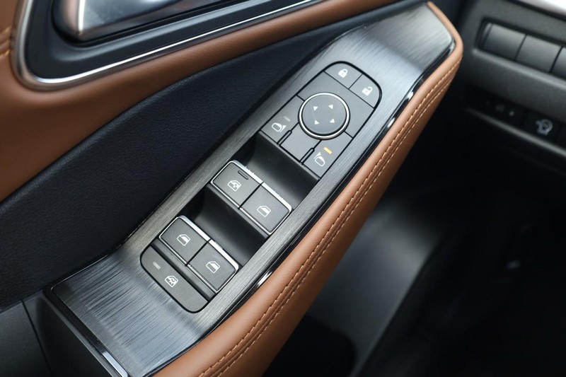 Nissan Rogue Vehicle Image 18