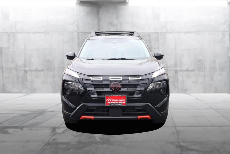 Nissan Rogue Vehicle Image 04
