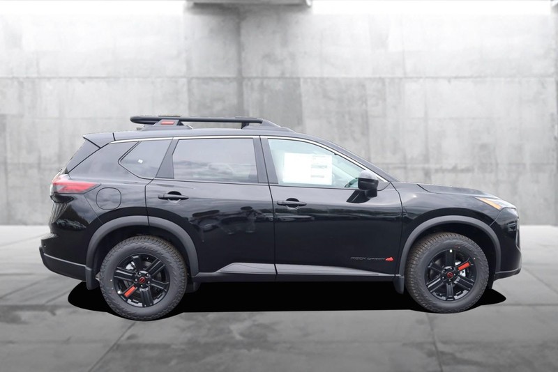 Nissan Rogue Vehicle Image 05