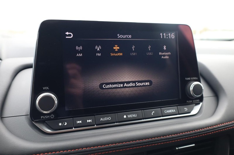 Nissan Rogue Vehicle Image 12