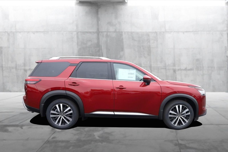 Nissan Pathfinder Vehicle Image 05