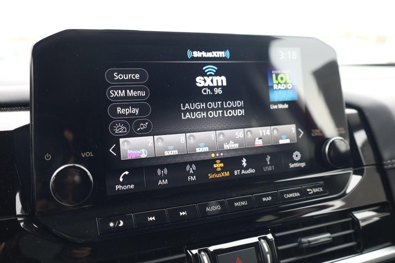 Nissan Pathfinder Vehicle Image 12
