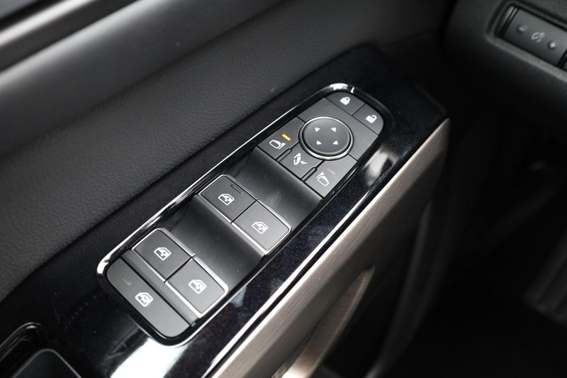 Nissan Pathfinder Vehicle Image 18