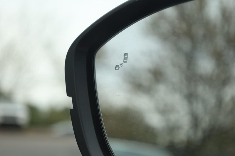 Nissan Pathfinder Vehicle Image 19