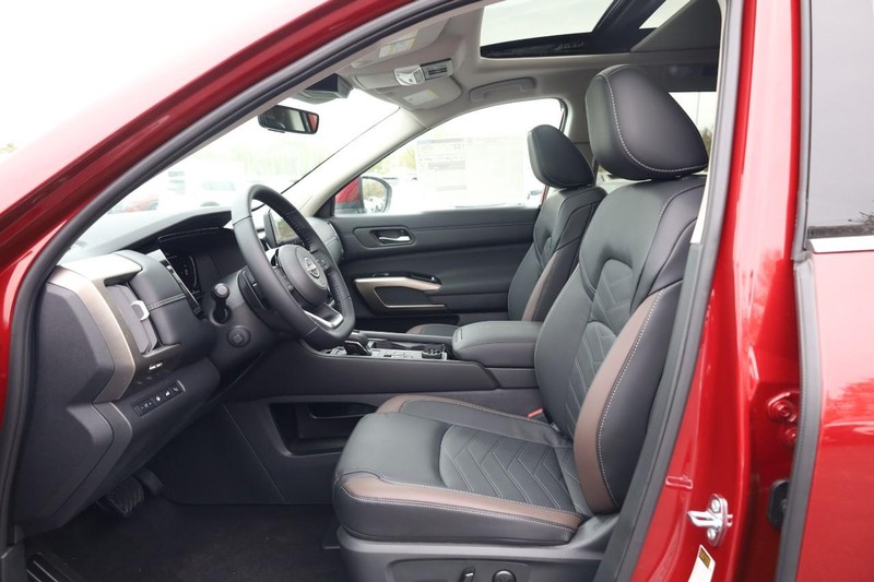 Nissan Pathfinder Vehicle Image 20