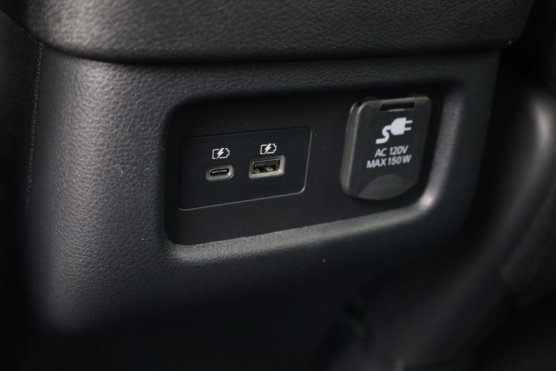 Nissan Pathfinder Vehicle Image 24