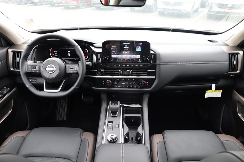 Nissan Pathfinder Vehicle Image 27