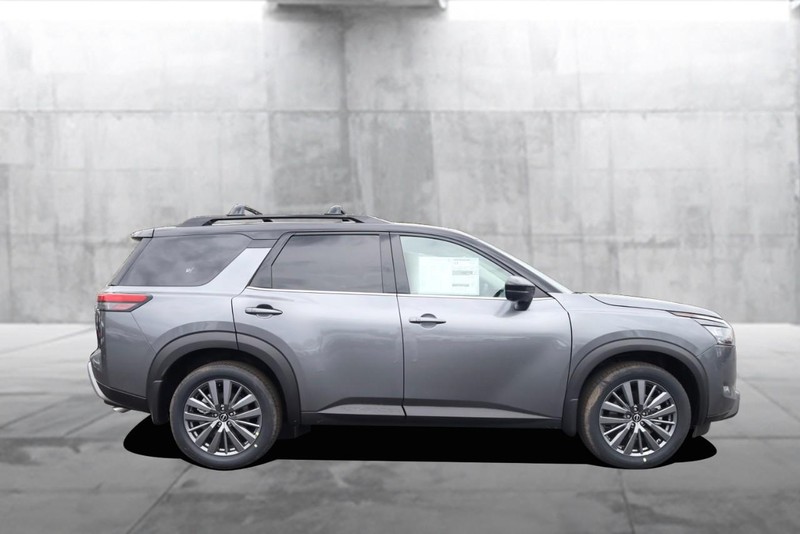 Nissan Pathfinder Vehicle Image 05