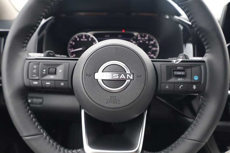 Nissan Pathfinder Vehicle Image 09