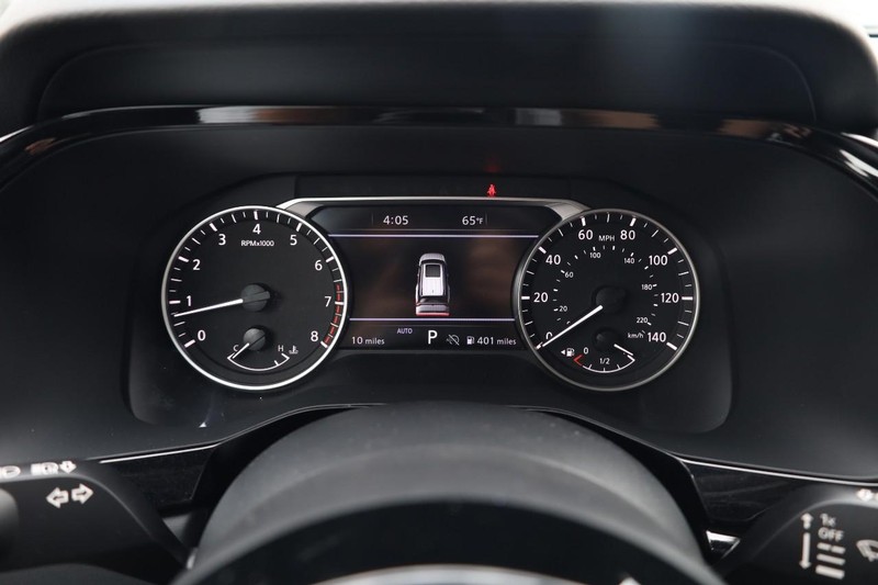 Nissan Pathfinder Vehicle Image 10