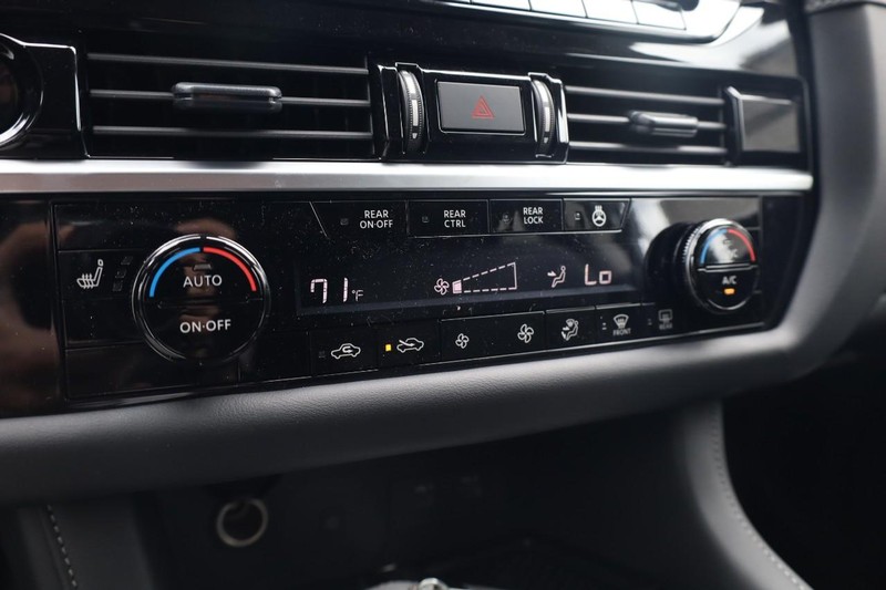 Nissan Pathfinder Vehicle Image 14