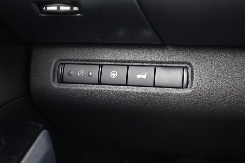 Nissan Pathfinder Vehicle Image 17