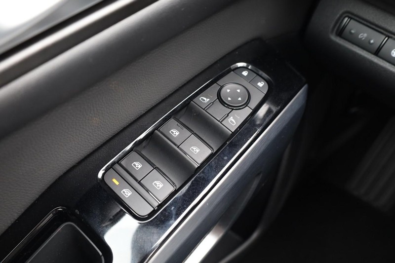 Nissan Pathfinder Vehicle Image 18
