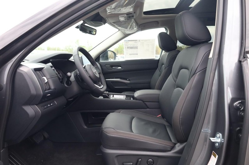 Nissan Pathfinder Vehicle Image 20