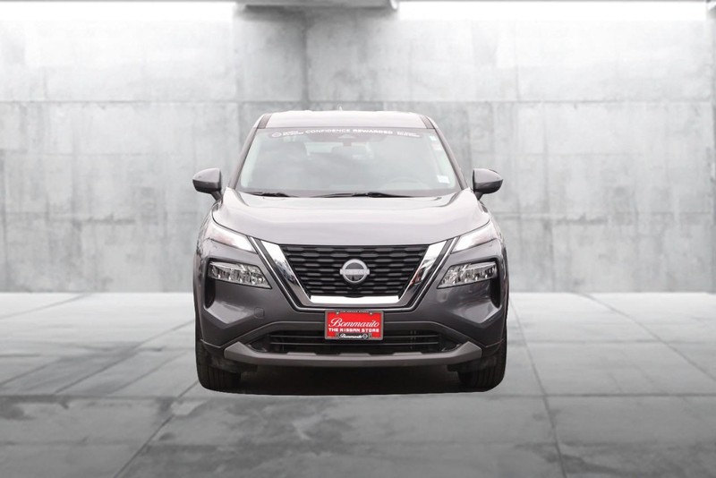 Nissan Rogue Vehicle Image 04