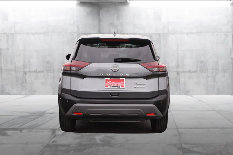 Nissan Rogue Vehicle Image 06