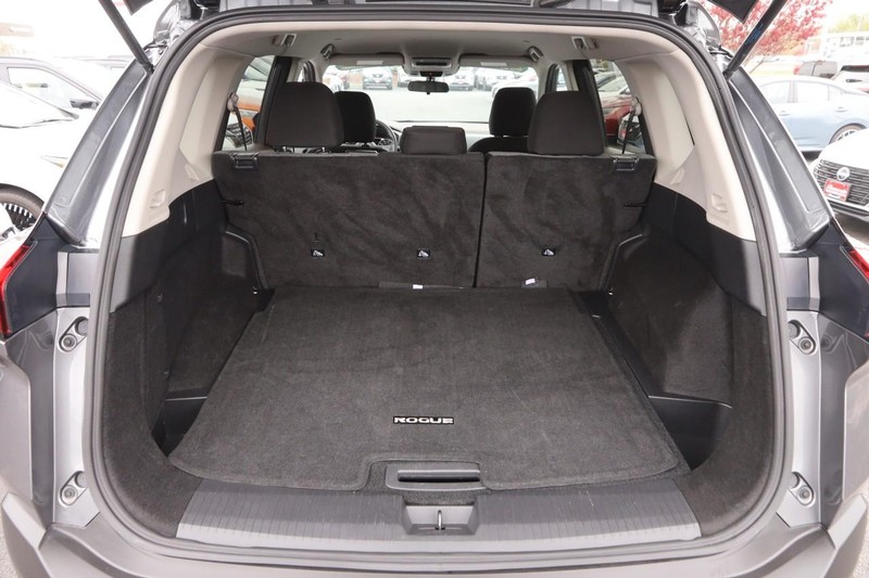 Nissan Rogue Vehicle Image 07