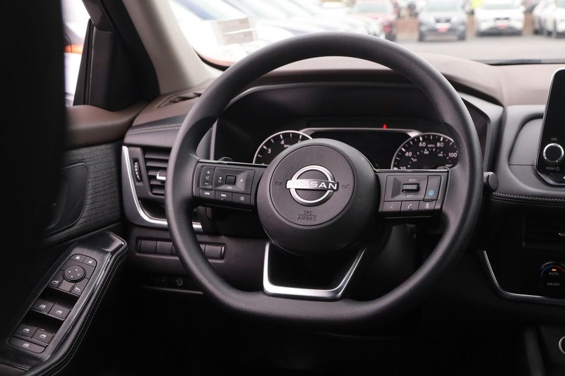 Nissan Rogue Vehicle Image 22