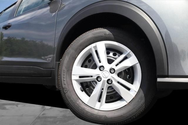 Nissan Kicks Play Vehicle Image 03