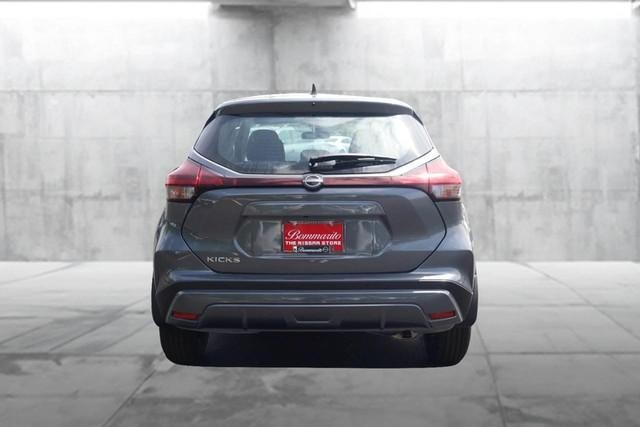 Nissan Kicks Play Vehicle Image 06