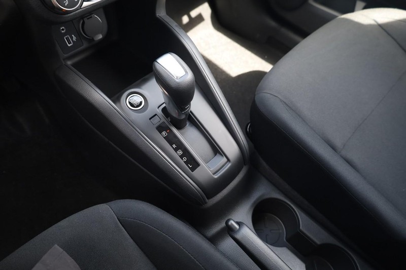 Nissan Kicks Play Vehicle Image 16