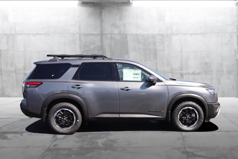 Nissan Pathfinder Vehicle Image 05