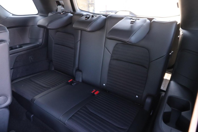 Nissan Pathfinder Vehicle Image 11