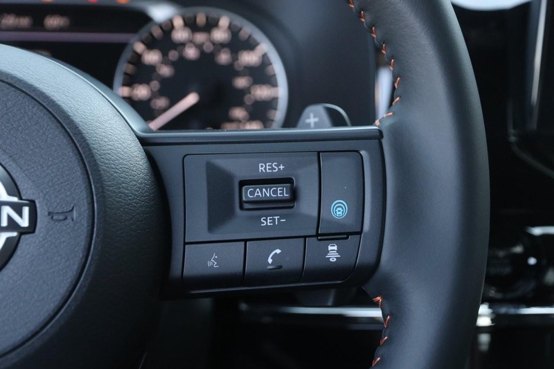 Nissan Pathfinder Vehicle Image 14