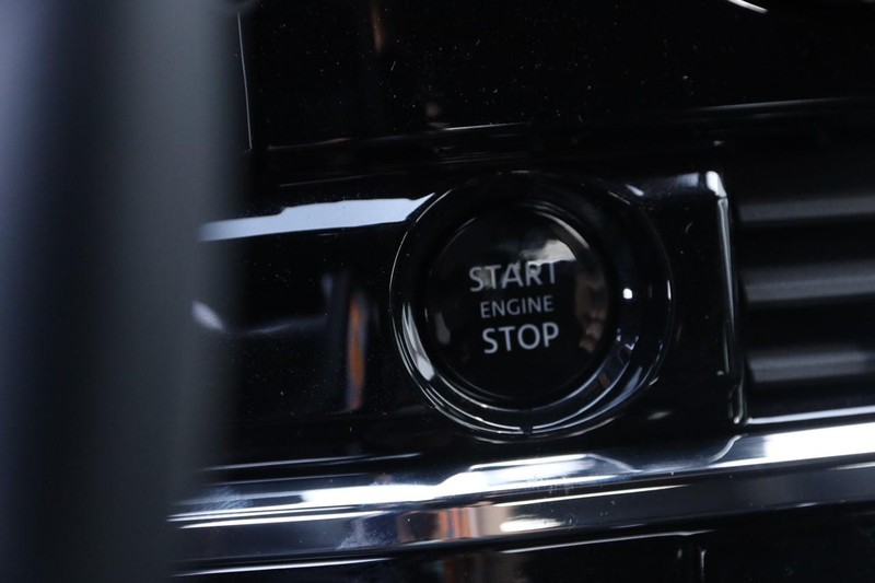 Nissan Pathfinder Vehicle Image 16