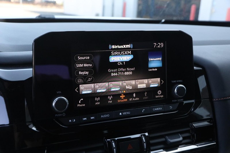 Nissan Pathfinder Vehicle Image 17