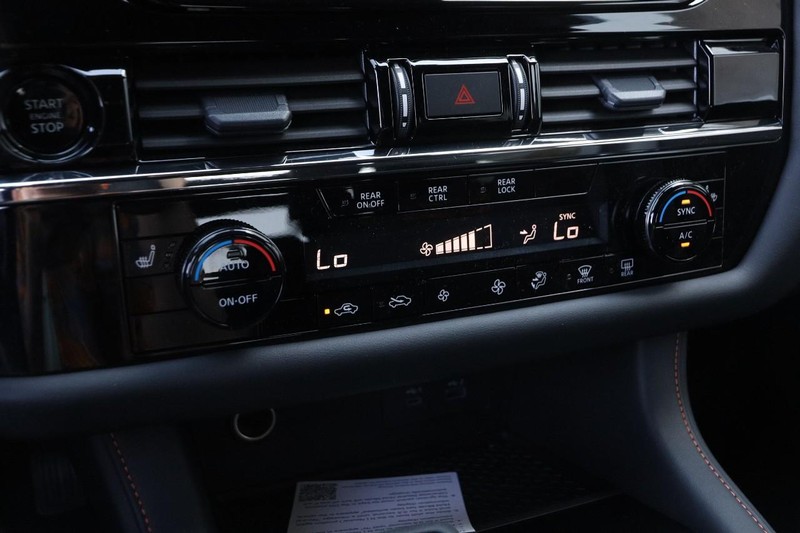 Nissan Pathfinder Vehicle Image 19