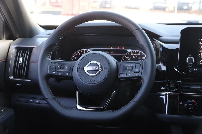 Nissan Pathfinder Vehicle Image 25