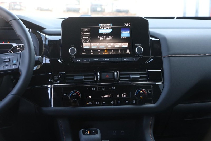 Nissan Pathfinder Vehicle Image 26