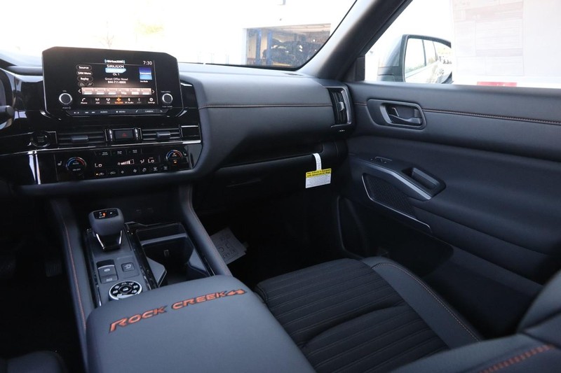 Nissan Pathfinder Vehicle Image 27