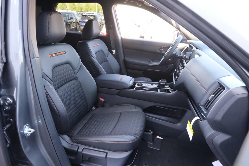 Nissan Pathfinder Vehicle Image 28