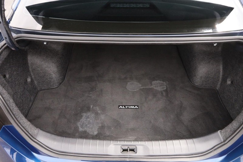 Nissan Altima Vehicle Image 07