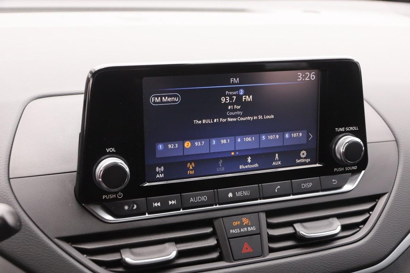 Nissan Altima Vehicle Image 14