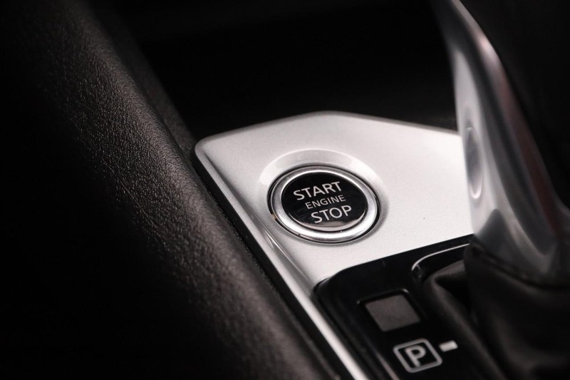 Nissan Altima Vehicle Image 17