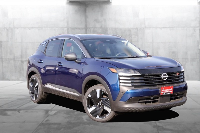 Nissan Kicks Vehicle Image 02
