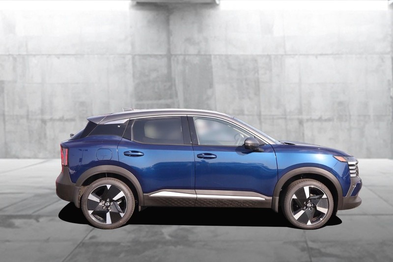 Nissan Kicks Vehicle Image 05