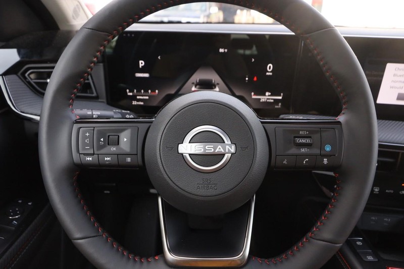 Nissan Kicks Vehicle Image 11
