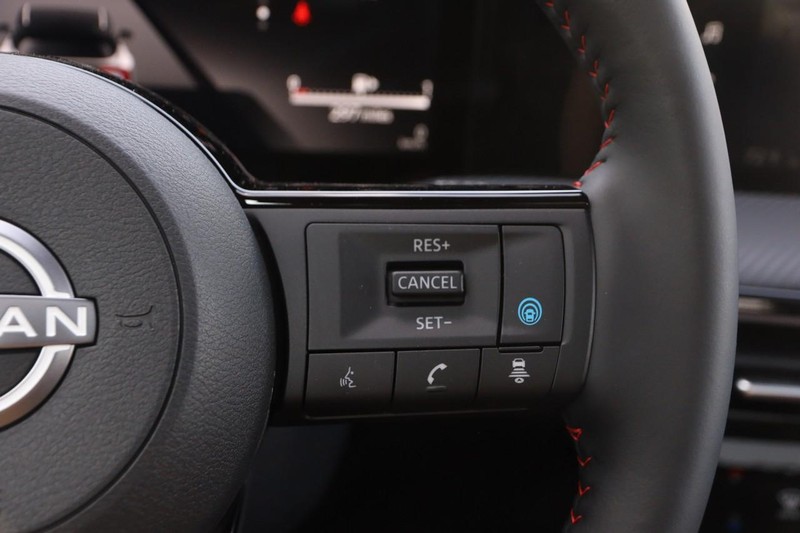 Nissan Kicks Vehicle Image 13