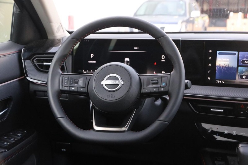 Nissan Kicks Vehicle Image 23