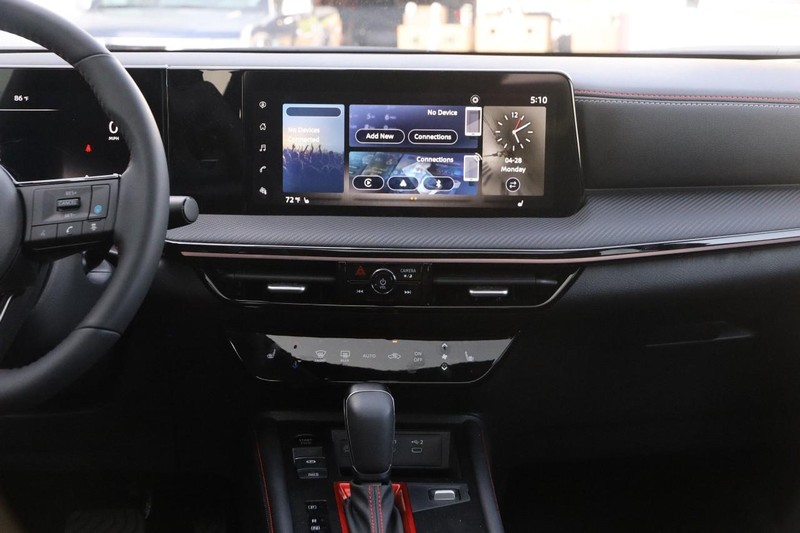 Nissan Kicks Vehicle Image 24