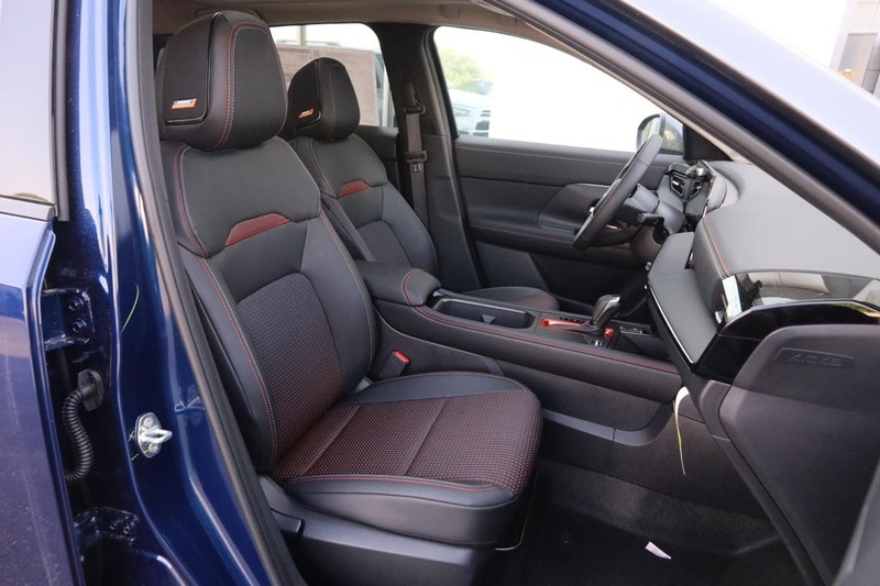 Nissan Kicks Vehicle Image 26