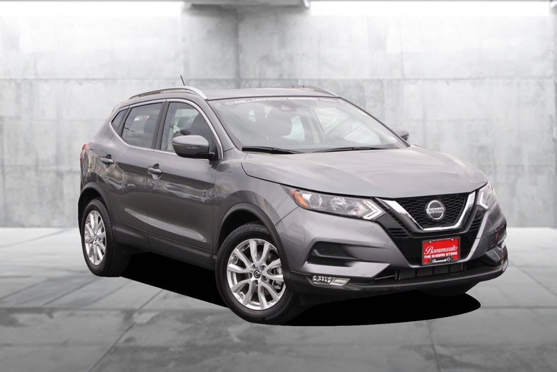Nissan Rogue Sport Vehicle Image 02