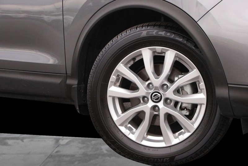 Nissan Rogue Sport Vehicle Image 03