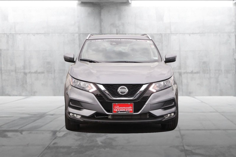 Nissan Rogue Sport Vehicle Image 04