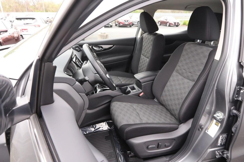 Nissan Rogue Sport Vehicle Image 08