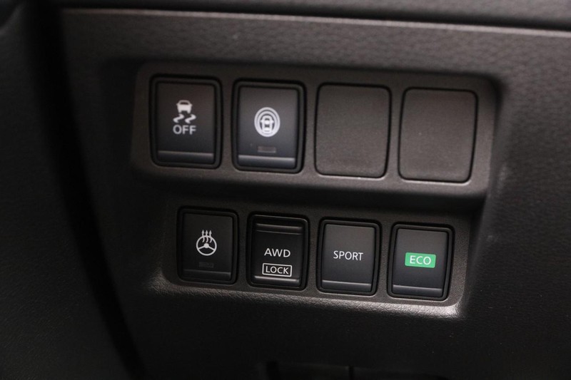 Nissan Rogue Sport Vehicle Image 20